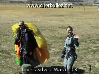 légende: Clare skydive a Wanaka 03
qualityCode=raw
sizeCode=half

Données de l'image originale:
Taille originale: 173241 bytes
Heure de prise de vue: 2003:03:16 15:42:54
Largeur: 640
Hauteur: 480
